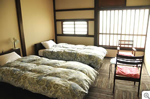 image:The seasonal changes in the scenery are available to enjoy. 